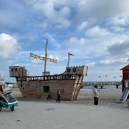 بيت للعطل Familienurlaub An Der Kueste Fuer 10 Personen *