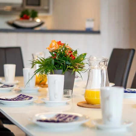 Familienurlaub An Der Kueste Fuer 10 Personen بيت للعطل *